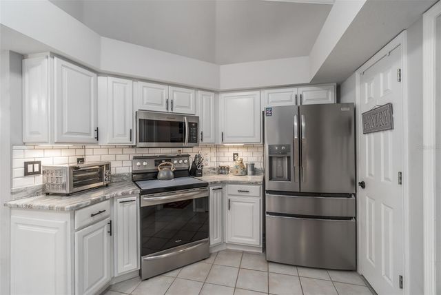 2807 COMMONWEALTH AVENUE, Valrico, FL 33594