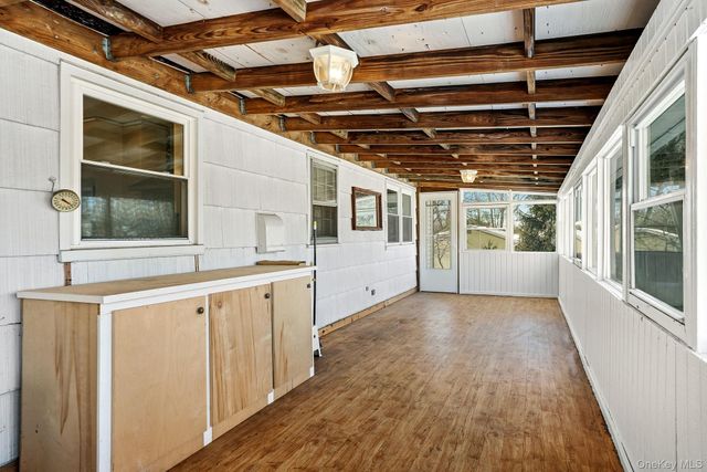 4 Laura Drive, Airmont, NY 10952