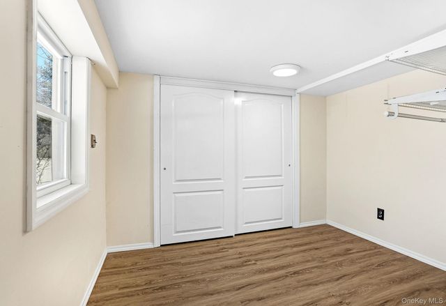 4 Laura Drive, Airmont, NY 10952