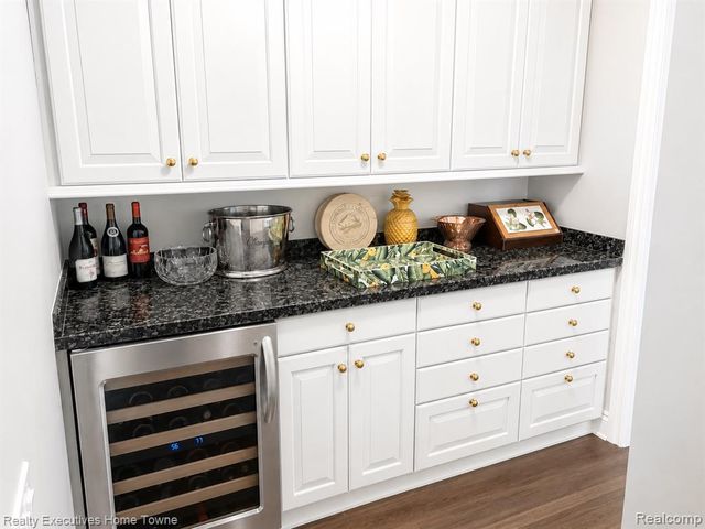 1395 Country Club Road, Bloomfield Hills, MI 48304