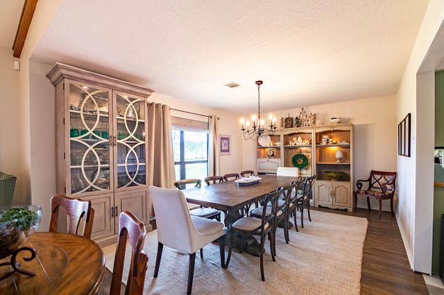 812 Broadmoor Drive, Huntsville, TX 77340