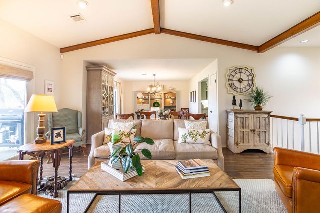 812 Broadmoor Drive, Huntsville, TX 77340