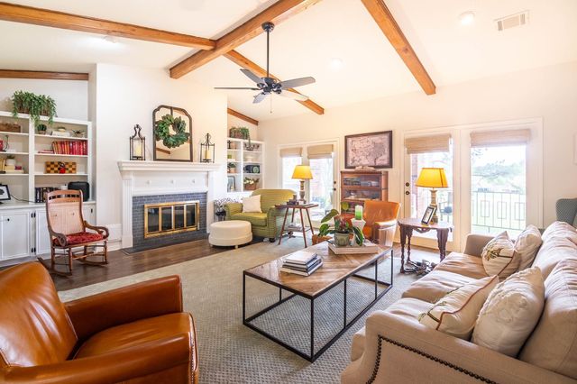 812 Broadmoor Drive, Huntsville, TX 77340