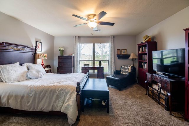 812 Broadmoor Drive, Huntsville, TX 77340