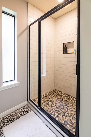 812 Broadmoor Drive, Huntsville, TX 77340