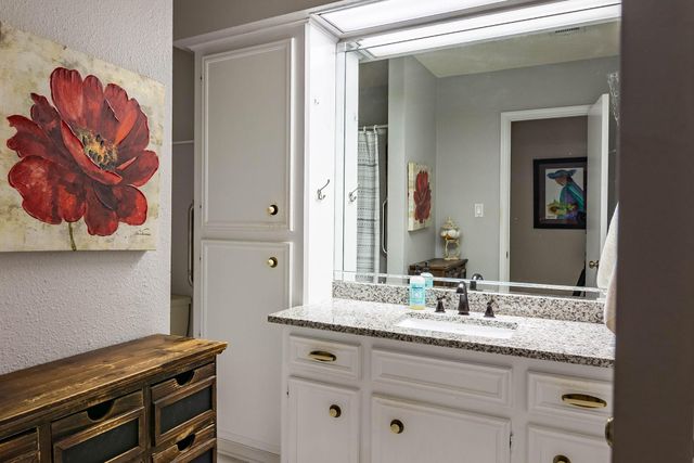 812 Broadmoor Drive, Huntsville, TX 77340