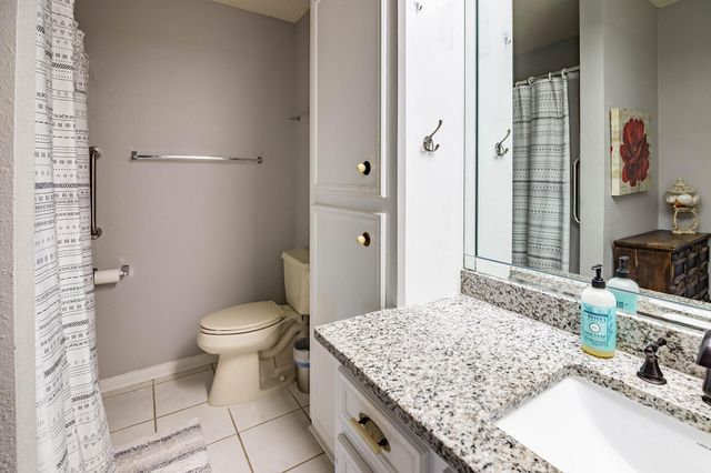 812 Broadmoor Drive, Huntsville, TX 77340