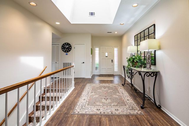 812 Broadmoor Drive, Huntsville, TX 77340