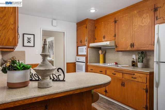 17774 17774 Trenton Dr, Castro Valley, CA 94546