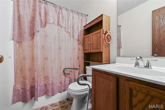 2205 Berrywood Court, Arnold, MO 63010