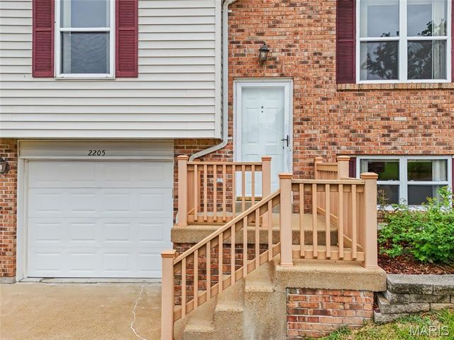 2205 Berrywood Court, Arnold, MO 63010