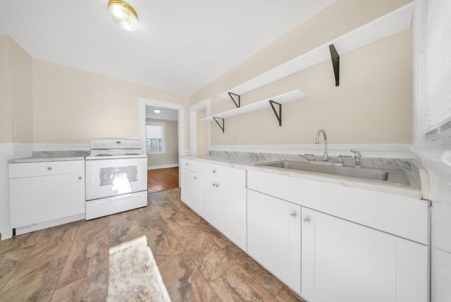 25 Fifth Ave 3, Quincy, MA 02169