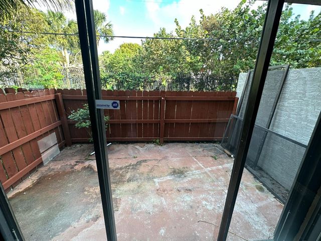 8350 N Missionwood Circle C-21, Miramar, FL 33025