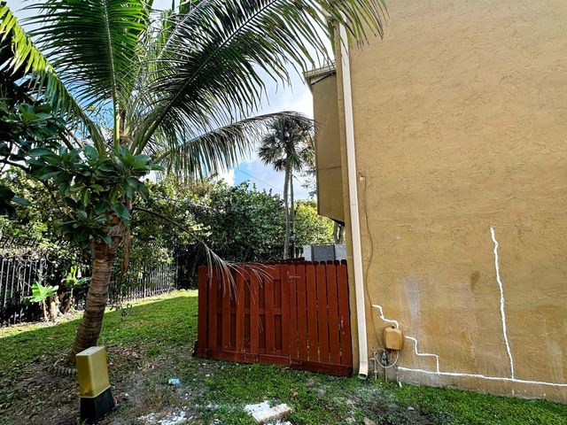 8350 N Missionwood Circle C-21, Miramar, FL 33025