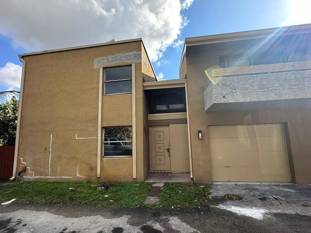 8350 N Missionwood Circle C-21, Miramar, FL 33025