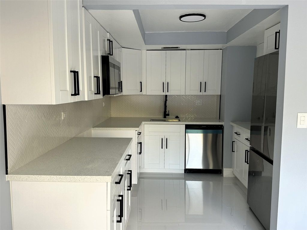 8350 N Missionwood Circle C-21, Miramar, FL 33025