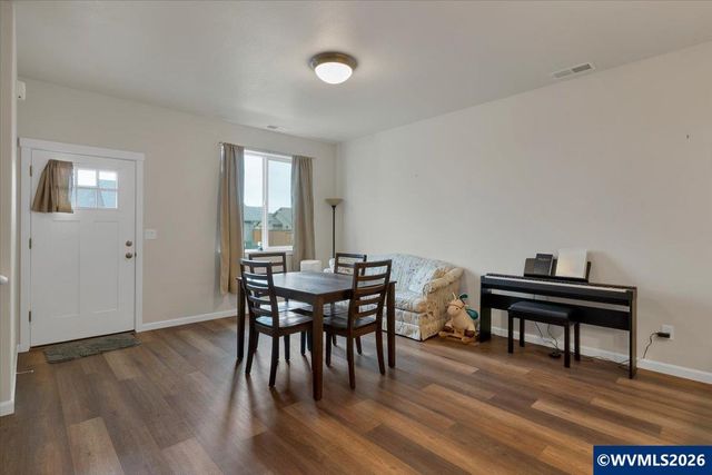 1830 SE Hankel St, Dallas, OR 97338