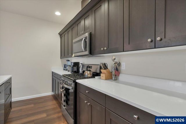 1830 SE Hankel St, Dallas, OR 97338