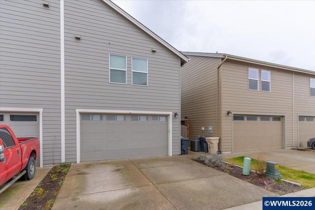 1830 SE Hankel St, Dallas, OR 97338