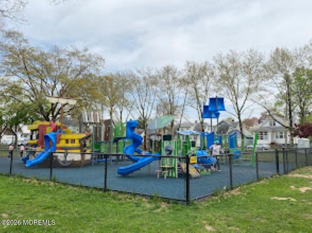 93 Willow Street, Elmwood Park, NJ 07407