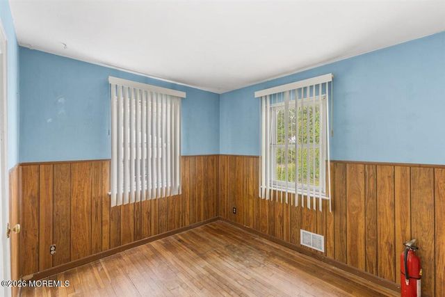 93 Willow Street, Elmwood Park, NJ 07407