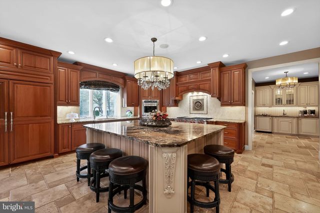 7 MAISON PL, Voorhees, NJ 08043