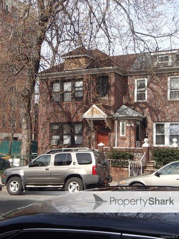7101 35th Avenue, Jackson Heights, NY 11372