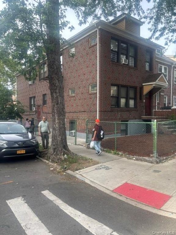 7101 35th Avenue, Jackson Heights, NY 11372