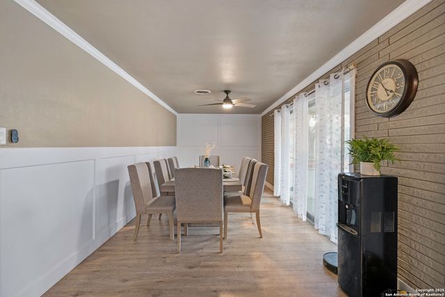 379 PINEWOOD LN, San Antonio, TX 78216