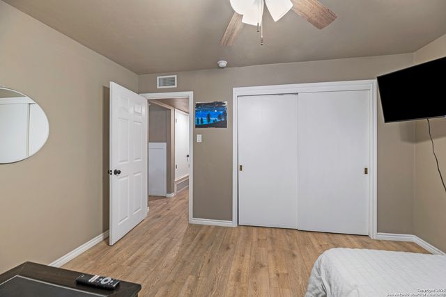 379 PINEWOOD LN, San Antonio, TX 78216