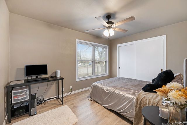 379 PINEWOOD LN, San Antonio, TX 78216