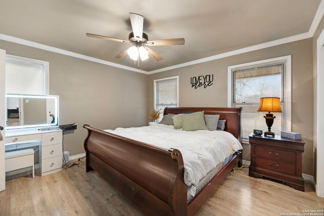 379 PINEWOOD LN, San Antonio, TX 78216