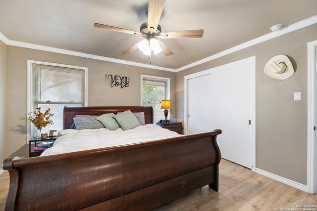 379 PINEWOOD LN, San Antonio, TX 78216