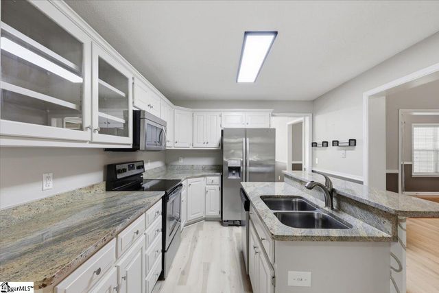 1 Brooke Lee Circle, Taylors, SC 29687