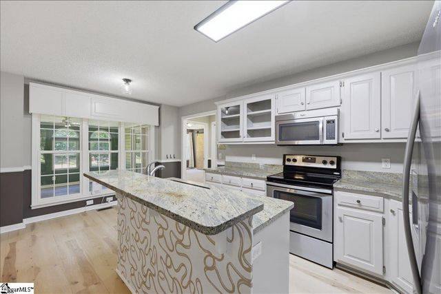 1 Brooke Lee Circle, Taylors, SC 29687