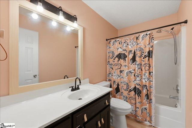 1 Brooke Lee Circle, Taylors, SC 29687