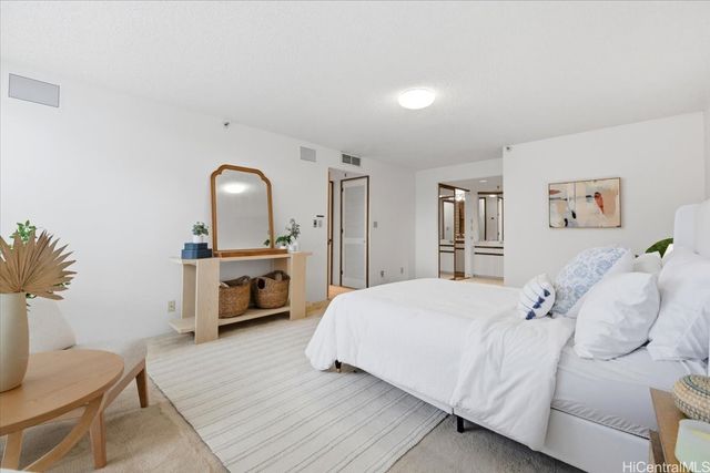 1525 Wilder Avenue 405, Honolulu, HI 96822