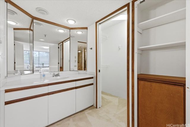 1525 Wilder Avenue 405, Honolulu, HI 96822