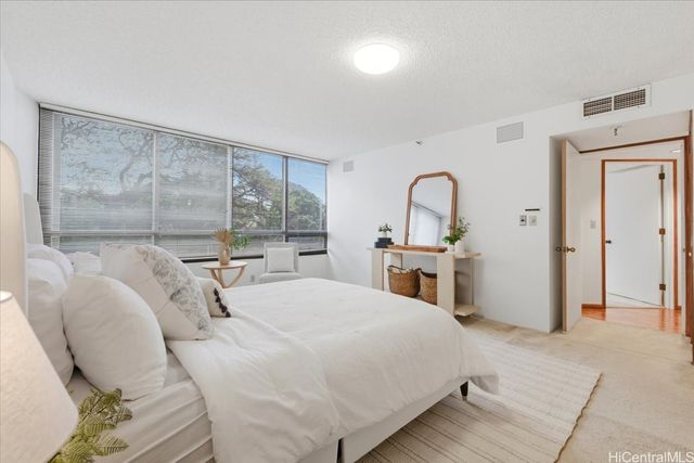 1525 Wilder Avenue 405, Honolulu, HI 96822