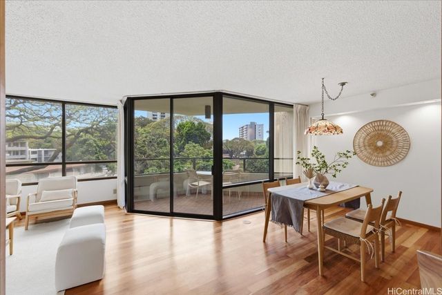 1525 Wilder Avenue 405, Honolulu, HI 96822