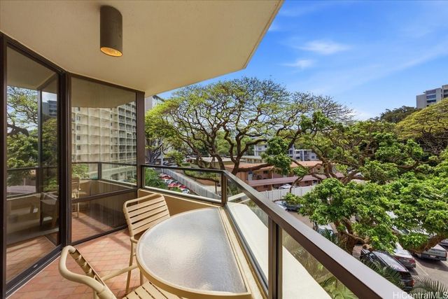 1525 Wilder Avenue 405, Honolulu, HI 96822