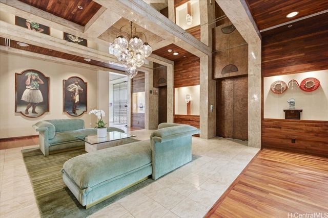 1525 Wilder Avenue 405, Honolulu, HI 96822