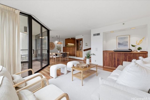 1525 Wilder Avenue 405, Honolulu, HI 96822