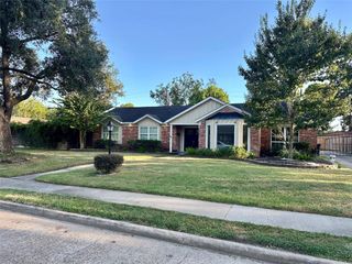 7907 Braes Meadow Drive, Houston, TX 77071