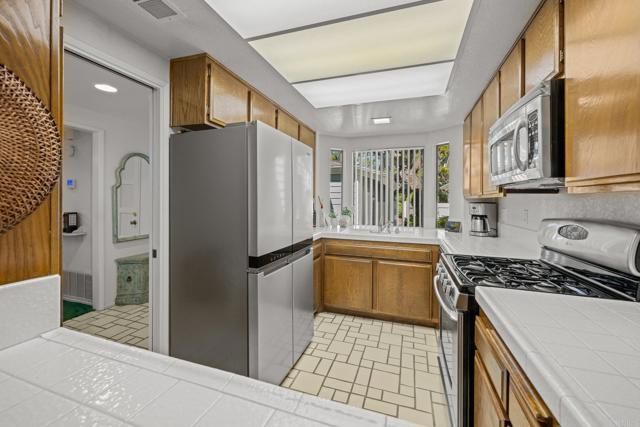 1065 Brewley Lane, Vista, CA 92081