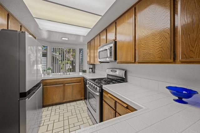 1065 Brewley Lane, Vista, CA 92081