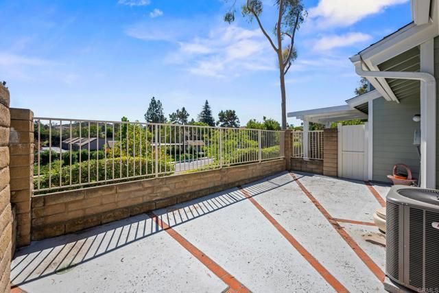 1065 Brewley Lane, Vista, CA 92081