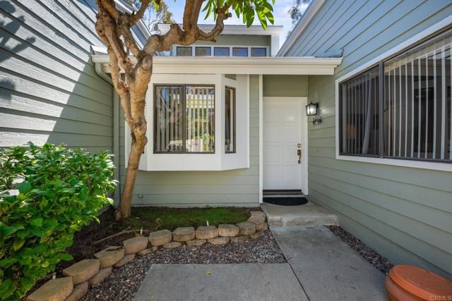 1065 Brewley Lane, Vista, CA 92081