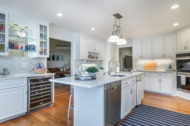 4 Harbour View Drive, New Fairfield, CT 06812