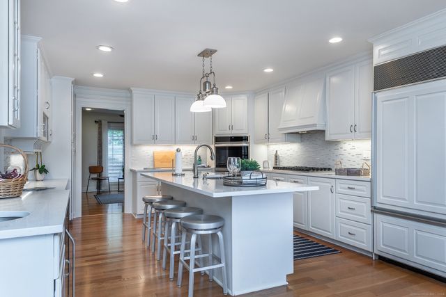 4 Harbour View Drive, New Fairfield, CT 06812